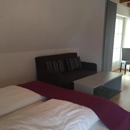 Gaestehaus Schuehle Guest house Tettnang